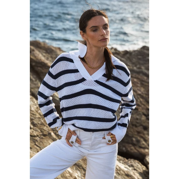 Áttört pulóver V-kivágással MARINE XS